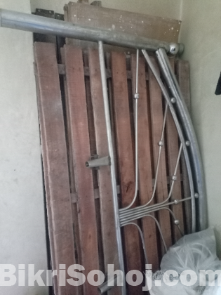 সস্তায় ভালো মানের খাট বিক্রয় করা হবে